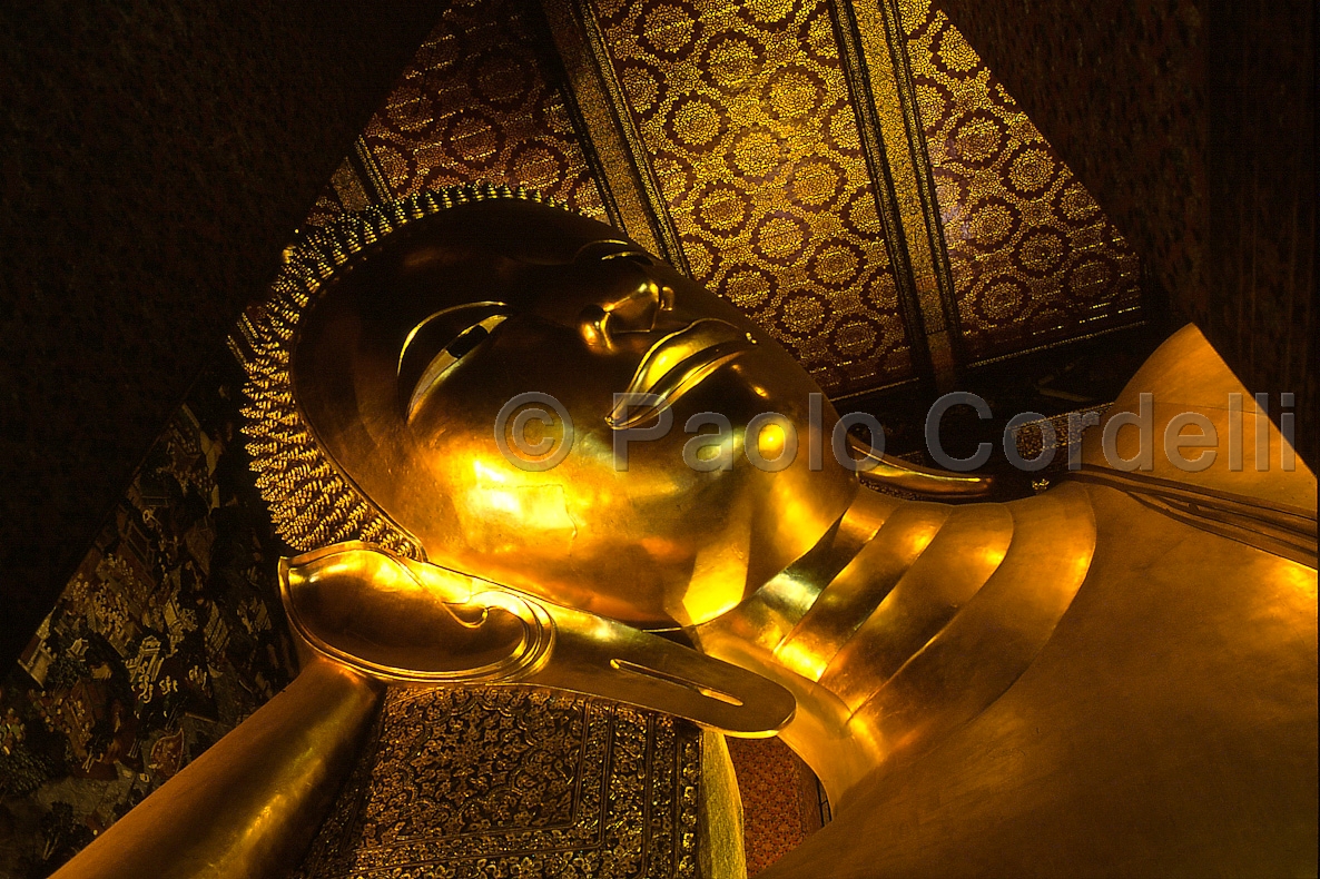 Wat Pho (Temple of the Reclining Buddha), Bangkok, Thailand
 (cod:Thailand 23)